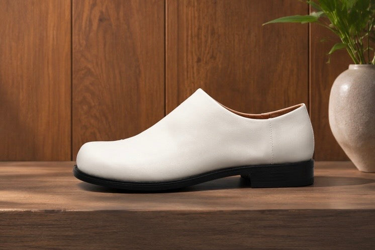Split Toe Casual Slip-On Shoes